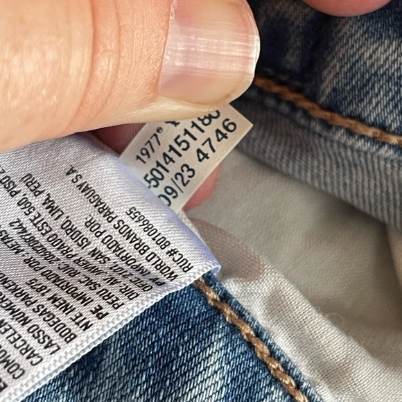 American Eagle nwt damaged return distressed super high rise jegging - Picture 9 of 16